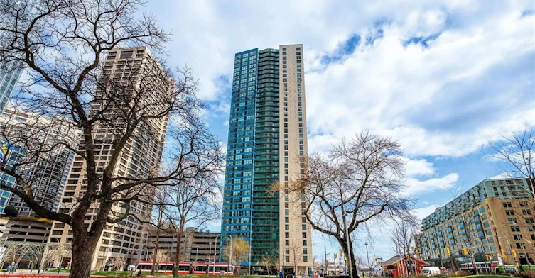 3111-77 Harbour Square, Toronto, ON, M5J 2S2 - 2