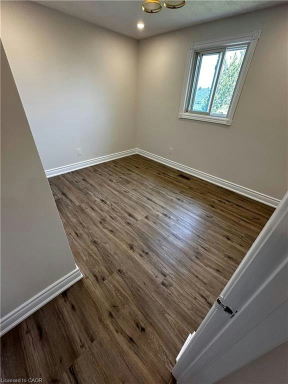 Upper-535 Appledale Crescent, Waterloo, ON, N2T 1V8 - 10