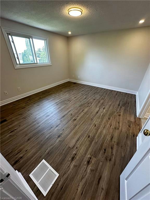 Upper-535 Appledale Crescent, Waterloo, ON, N2T 1V8 - 9
