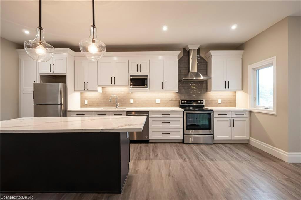 2-145 Wellington Street N, Hamilton, ON, L8R 1N4