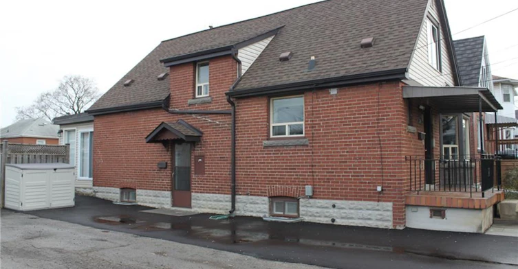2-245 East 13th Street, Hamilton, ON, L9A 3Z8