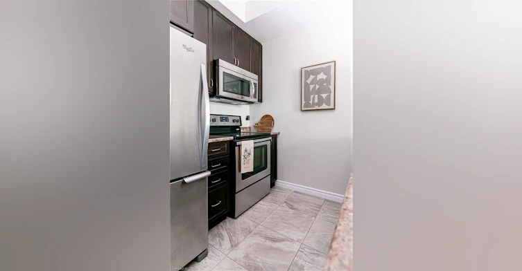 221-35 Southshore Crescent, Hamilton, ON, L8E 0J2 - 10
