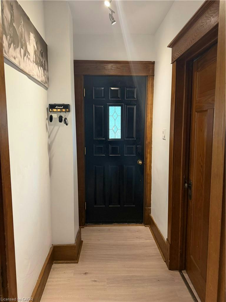 202 Colborne Street W, Brantford, ON, N3T 1L7 - 3
