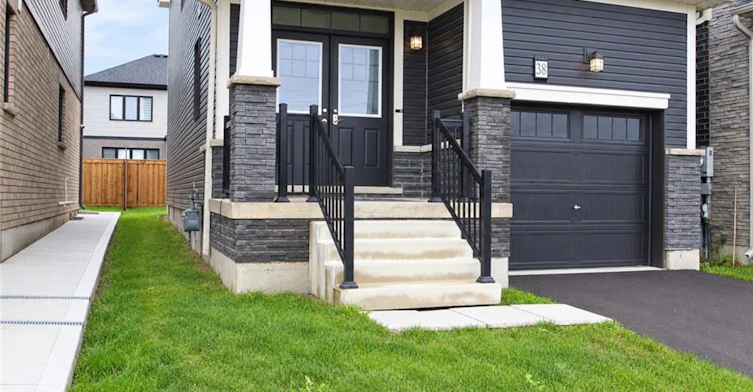 38 Lilac Circle, Cayuga, ON, N3W 0H6 - 4