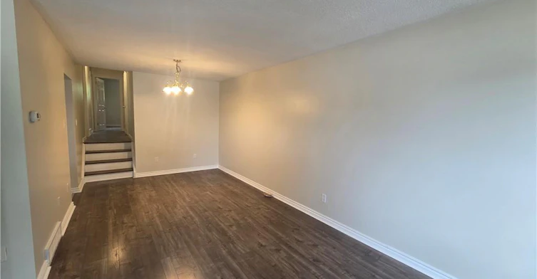 Upper Level-881 Lawrence Road, Hamilton, ON, L8K 2A4 - 3