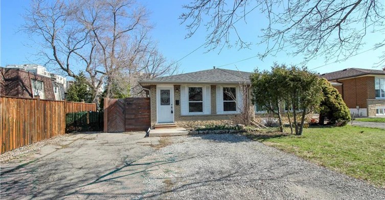 Upper Level-881 Lawrence Road, Hamilton, ON, L8K 2A4