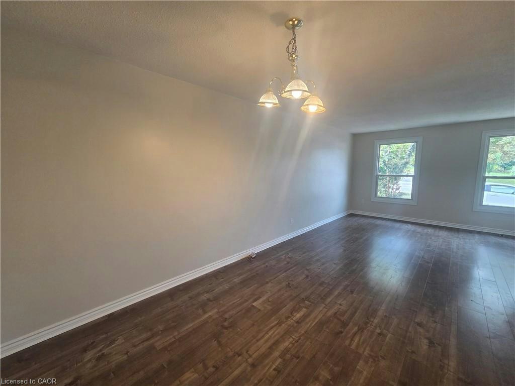 Upper Level-881 Lawrence Road, Hamilton, ON, L8K 2A4 - 4