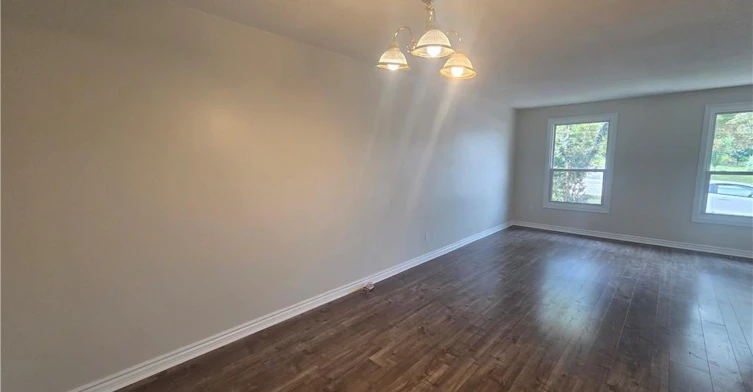Upper Level-881 Lawrence Road, Hamilton, ON, L8K 2A4 - 4