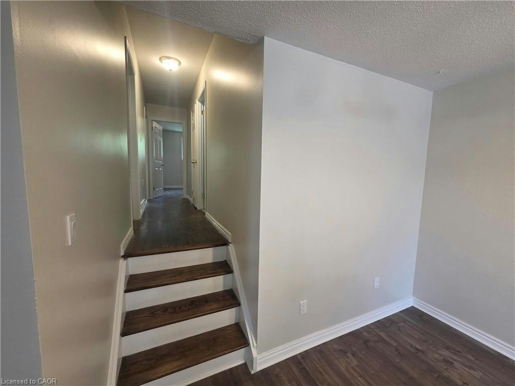 Upper Level-881 Lawrence Road, Hamilton, ON, L8K 2A4 - 5