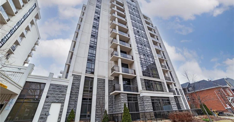 909-85 Robinson Street, Hamilton, ON, L8P 0B9