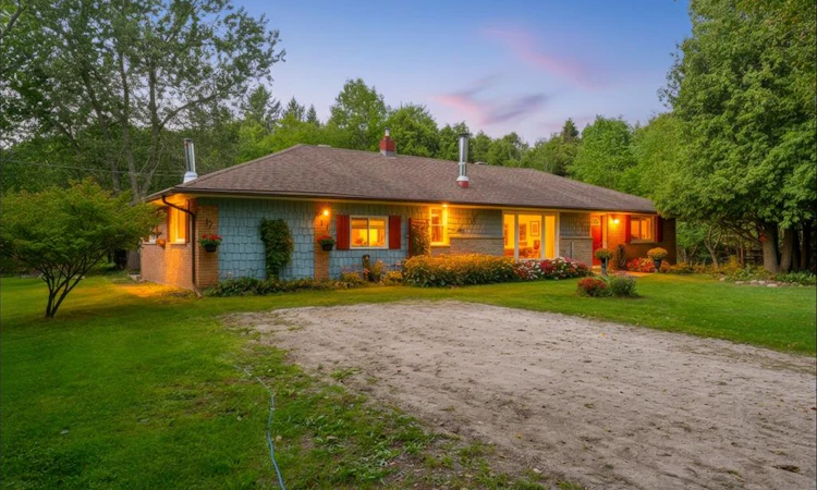 7448 Mcniven Road