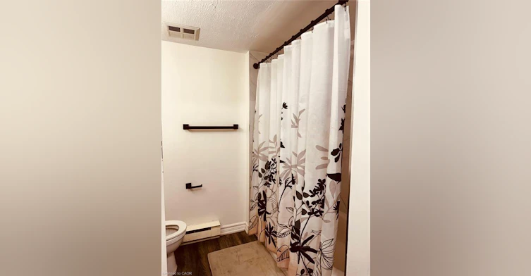 105-18 Holborn Court, Kitchener, ON, N2A 4A1 - 17
