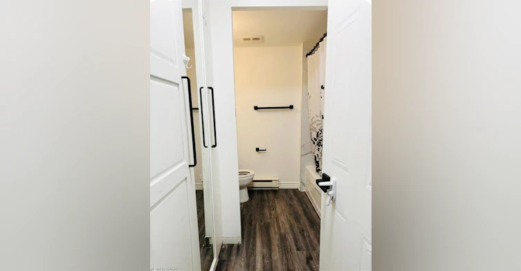 105-18 Holborn Court, Kitchener, ON, N2A 4A1 - 16