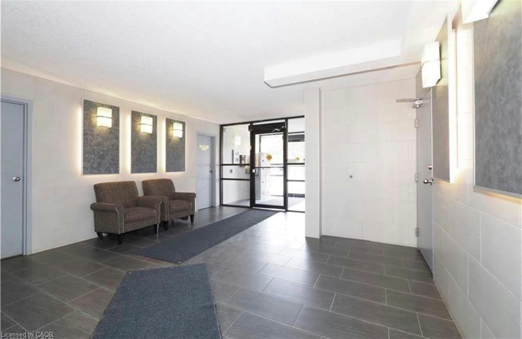 105-18 Holborn Court, Kitchener, ON, N2A 4A1 - 3