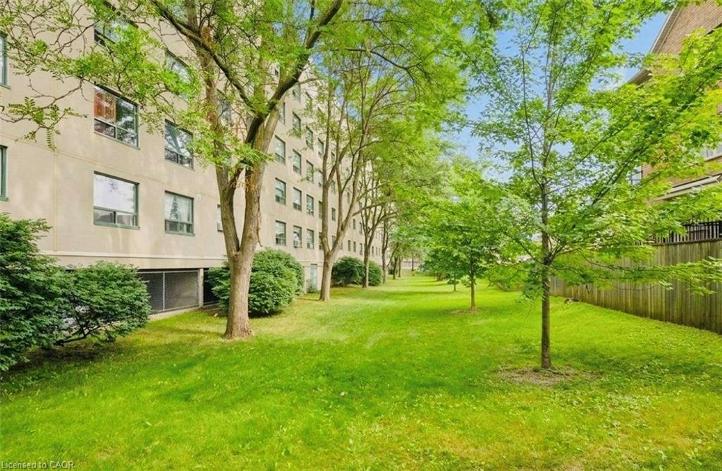 105-18 Holborn Court, Kitchener, ON, N2A 4A1 - 21