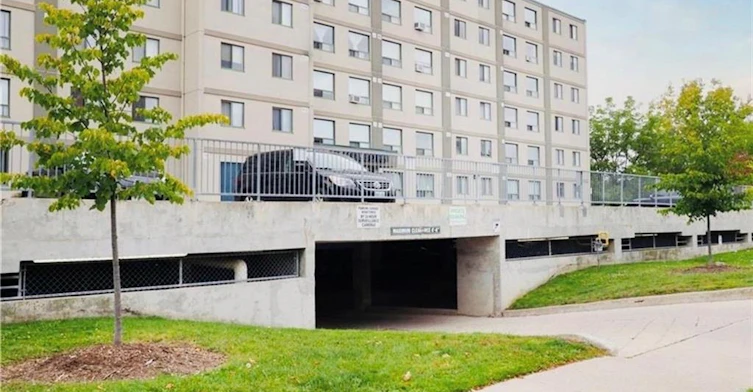 105-18 Holborn Court, Kitchener, ON, N2A 4A1 - 2