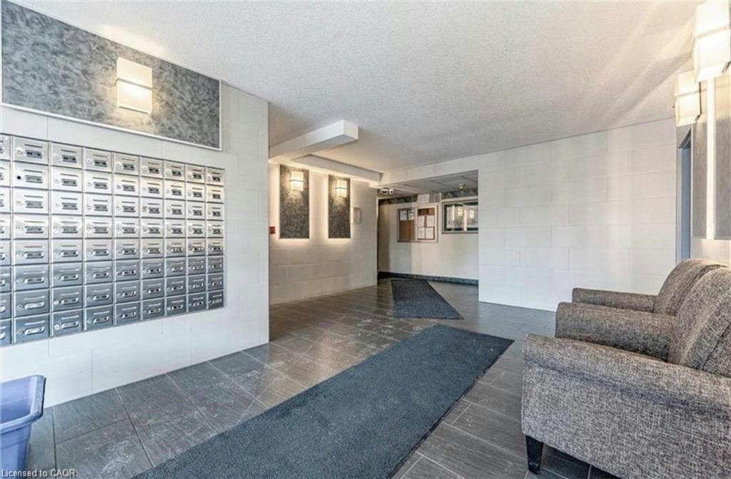 105-18 Holborn Court, Kitchener, ON, N2A 4A1 - 4