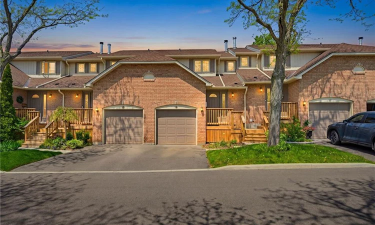 16-79 Braeheid Avenue
