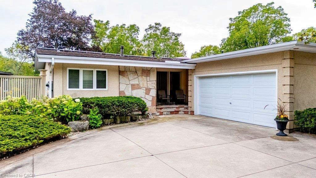 89 Little John Road, Hamilton, ON, L9H 4H2