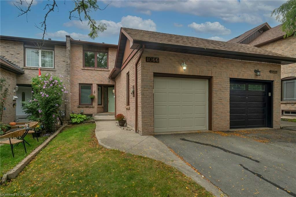 1066 Runnymead Crescent, Oakville, ON, L6M 1C4