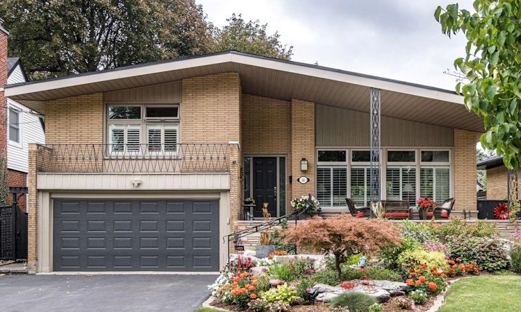 54 Inverness Avenue W