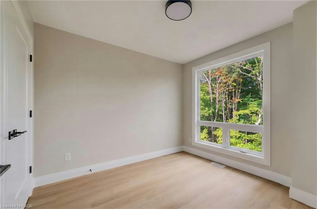 2-Upper unit (The Grove)-210 Heritage Drive, Kitchener, ON, N2B 0B5 - 11