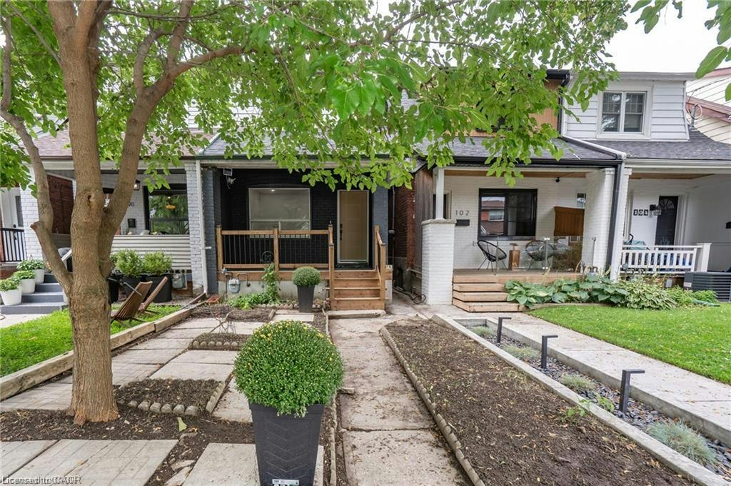 100 Rosethorn Avenue, Toronto, ON, M6N 3L1