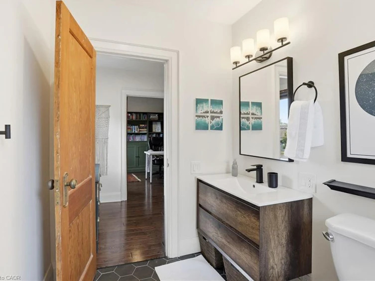 17 Tuxedo Avenue S, Hamilton, ON, L8K 2R7 - 27