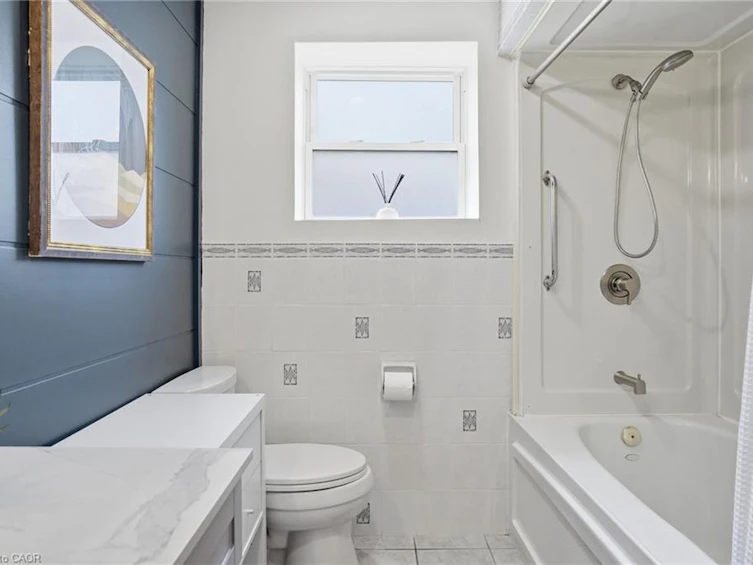 17 Tuxedo Avenue S, Hamilton, ON, L8K 2R7 - 23