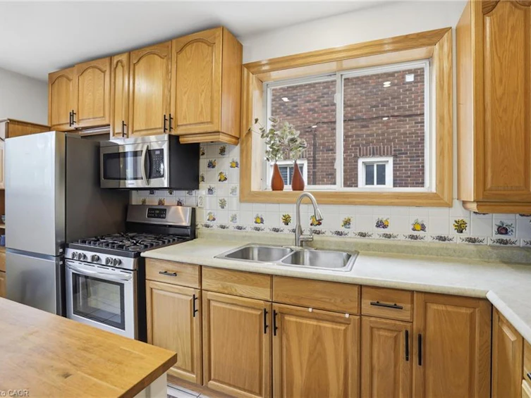17 Tuxedo Avenue S, Hamilton, ON, L8K 2R7 - 15