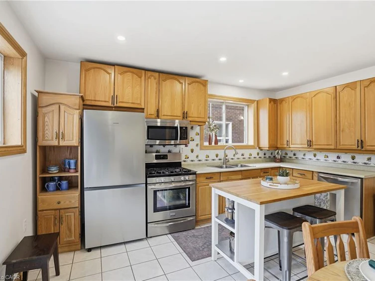 17 Tuxedo Avenue S, Hamilton, ON, L8K 2R7 - 13