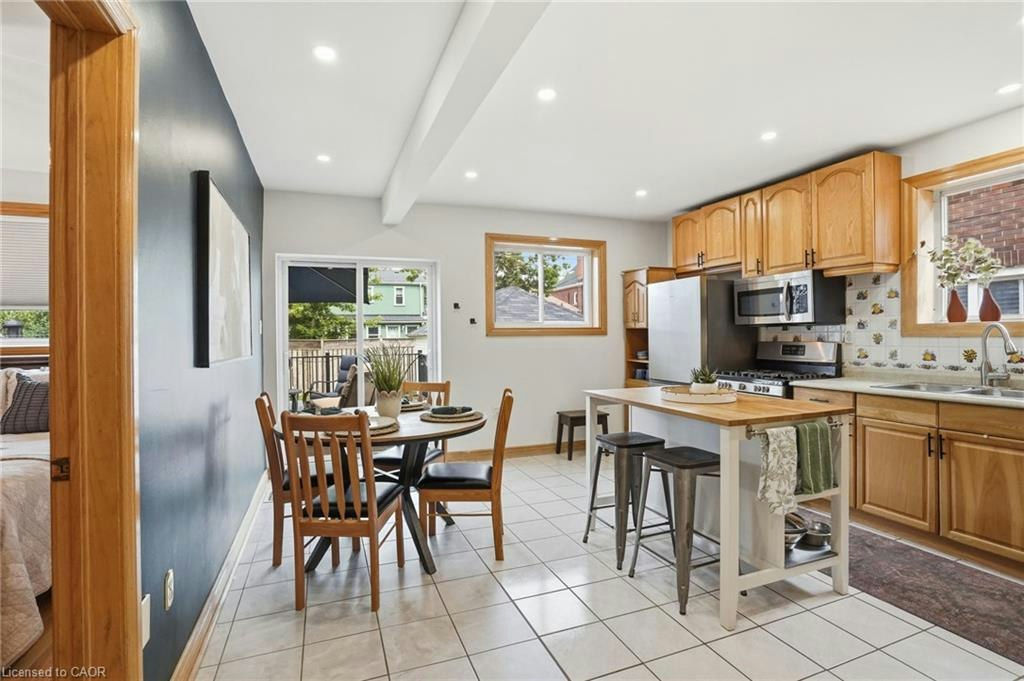 17 Tuxedo Avenue S, Hamilton, ON, L8K 2R7 - 18