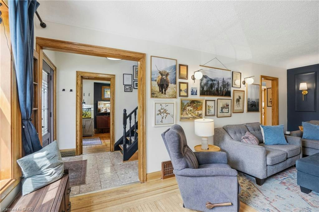 17 Tuxedo Avenue S, Hamilton, ON, L8K 2R7 - 10