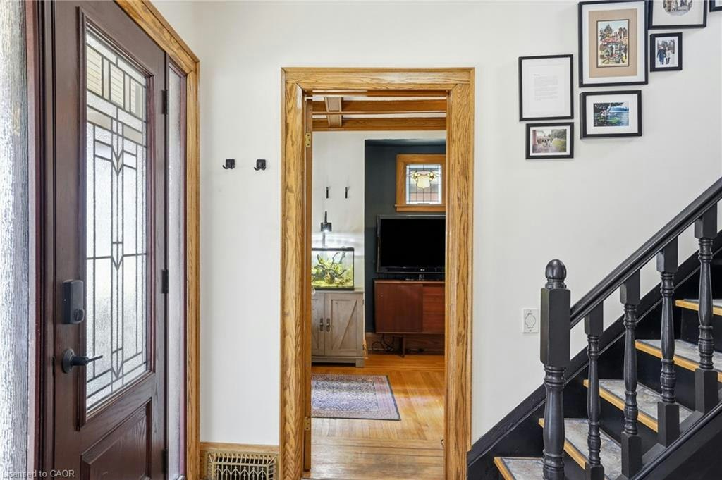 17 Tuxedo Avenue S, Hamilton, ON, L8K 2R7 - 4