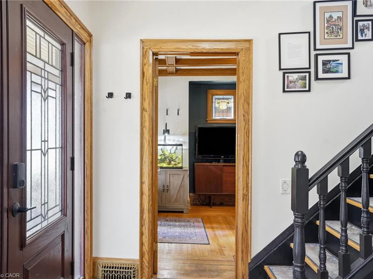17 Tuxedo Avenue S, Hamilton, ON, L8K 2R7 - 4