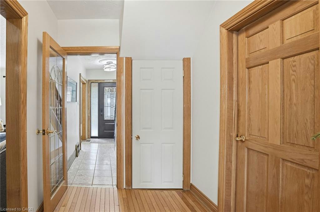 17 Tuxedo Avenue S, Hamilton, ON, L8K 2R7 - 12