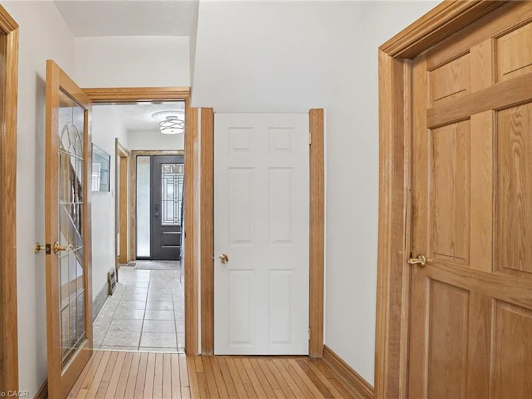 17 Tuxedo Avenue S, Hamilton, ON, L8K 2R7 - 12
