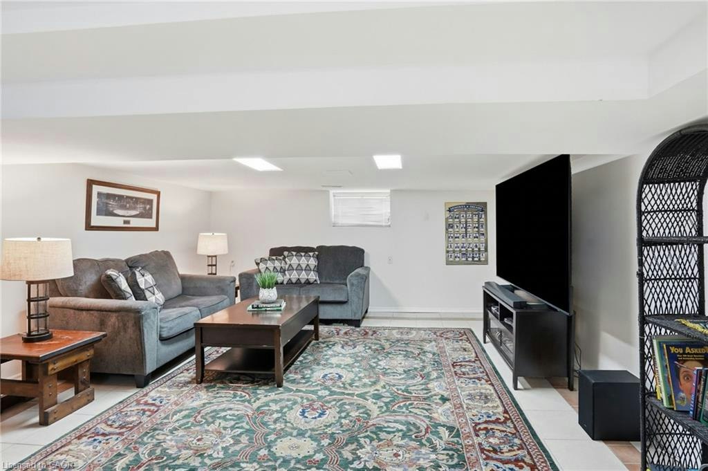 17 Tuxedo Avenue S, Hamilton, ON, L8K 2R7 - 44