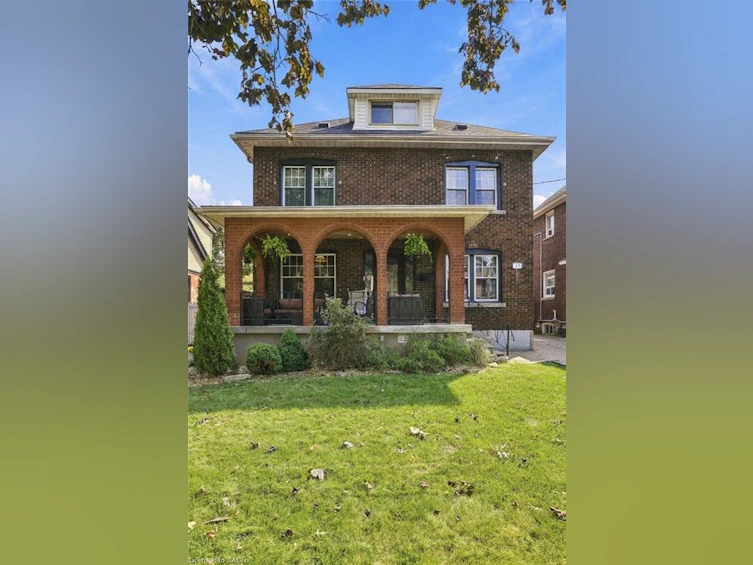 17 Tuxedo Avenue S, Hamilton, ON, L8K 2R7