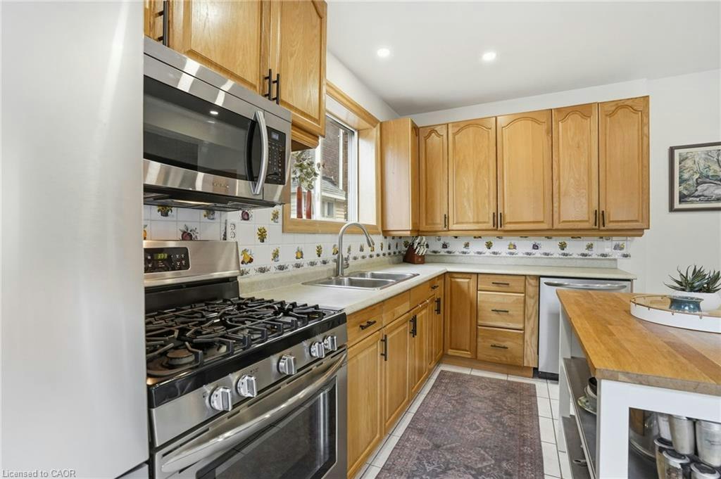 17 Tuxedo Avenue S, Hamilton, ON, L8K 2R7 - 16