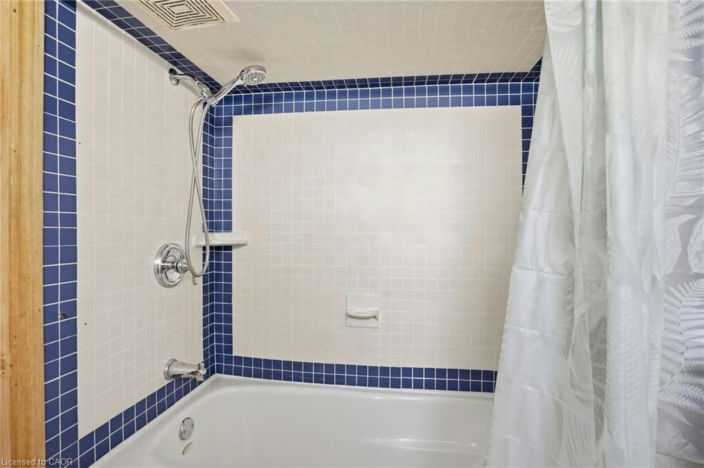17 Tuxedo Avenue S, Hamilton, ON, L8K 2R7 - 43