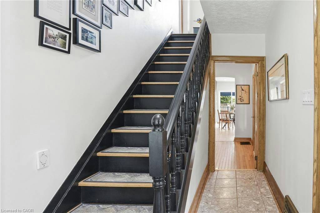 17 Tuxedo Avenue S, Hamilton, ON, L8K 2R7 - 25