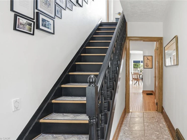17 Tuxedo Avenue S, Hamilton, ON, L8K 2R7 - 25