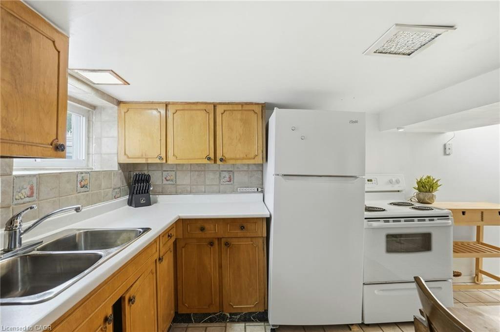 17 Tuxedo Avenue S, Hamilton, ON, L8K 2R7 - 41