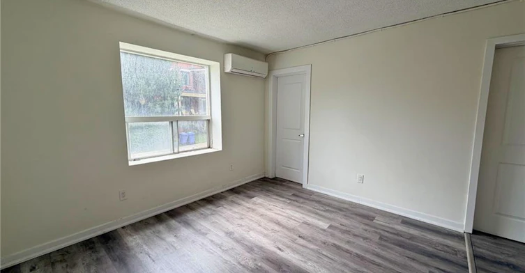 9-120 Charles Street, Hamilton, ON, L8P 3E6 - 4