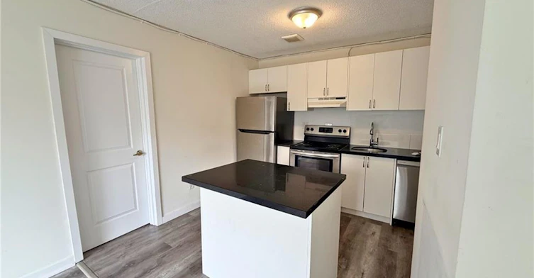 9-120 Charles Street, Hamilton, ON, L8P 3E6 - 2