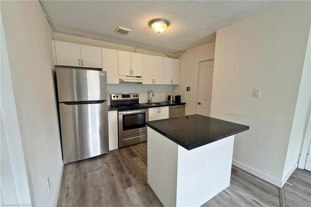 9-120 Charles Street, Hamilton, ON, L8P 3E6 - 3