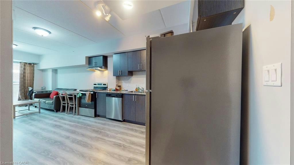 B215-275 Larch Street, Waterloo, ON, N2L 3R2 - 9