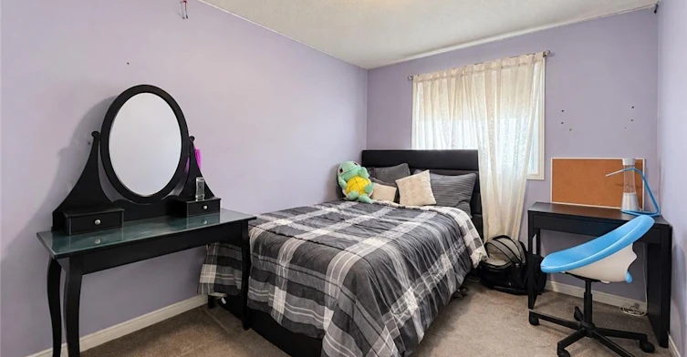 208 Activa Avenue, Kitchener, ON, N2E 3T8 - 12