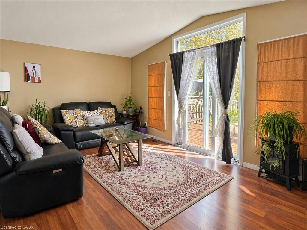 208 Activa Avenue, Kitchener, ON, N2E 3T8 - 2